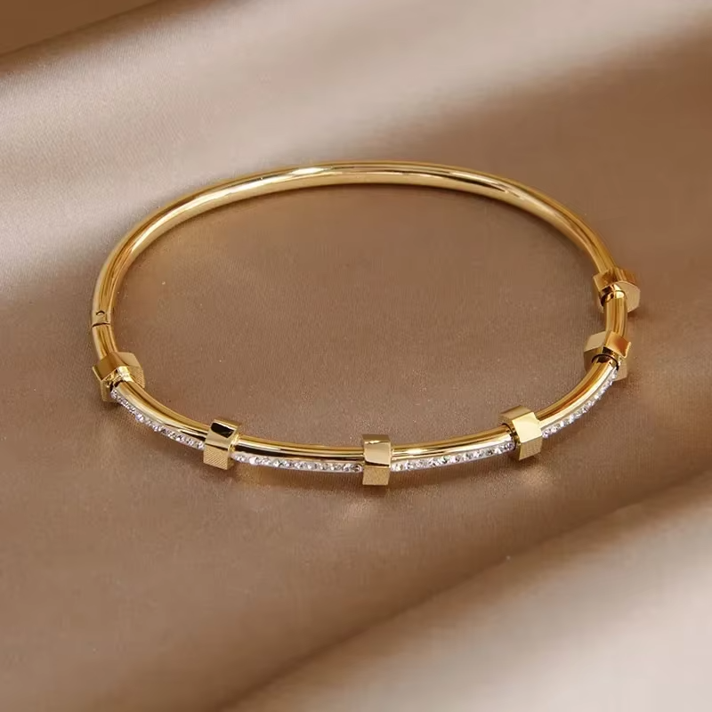 Désirée | Gyllene Armband med Moissanite